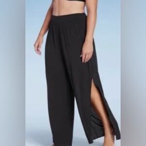 Black swim pants